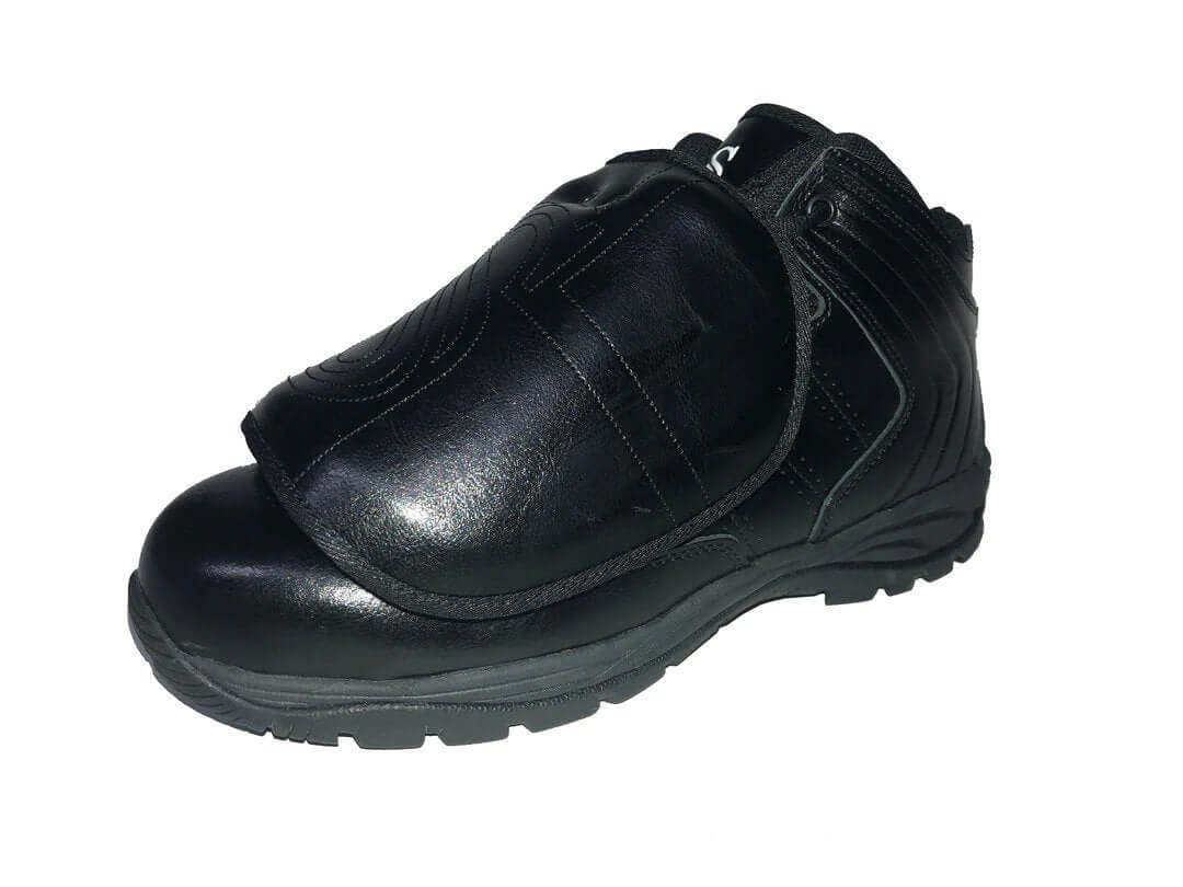 Smitty Plate Shoes in all-black mid-cut design, featuring composite toe box and durable leather upper for comfort.