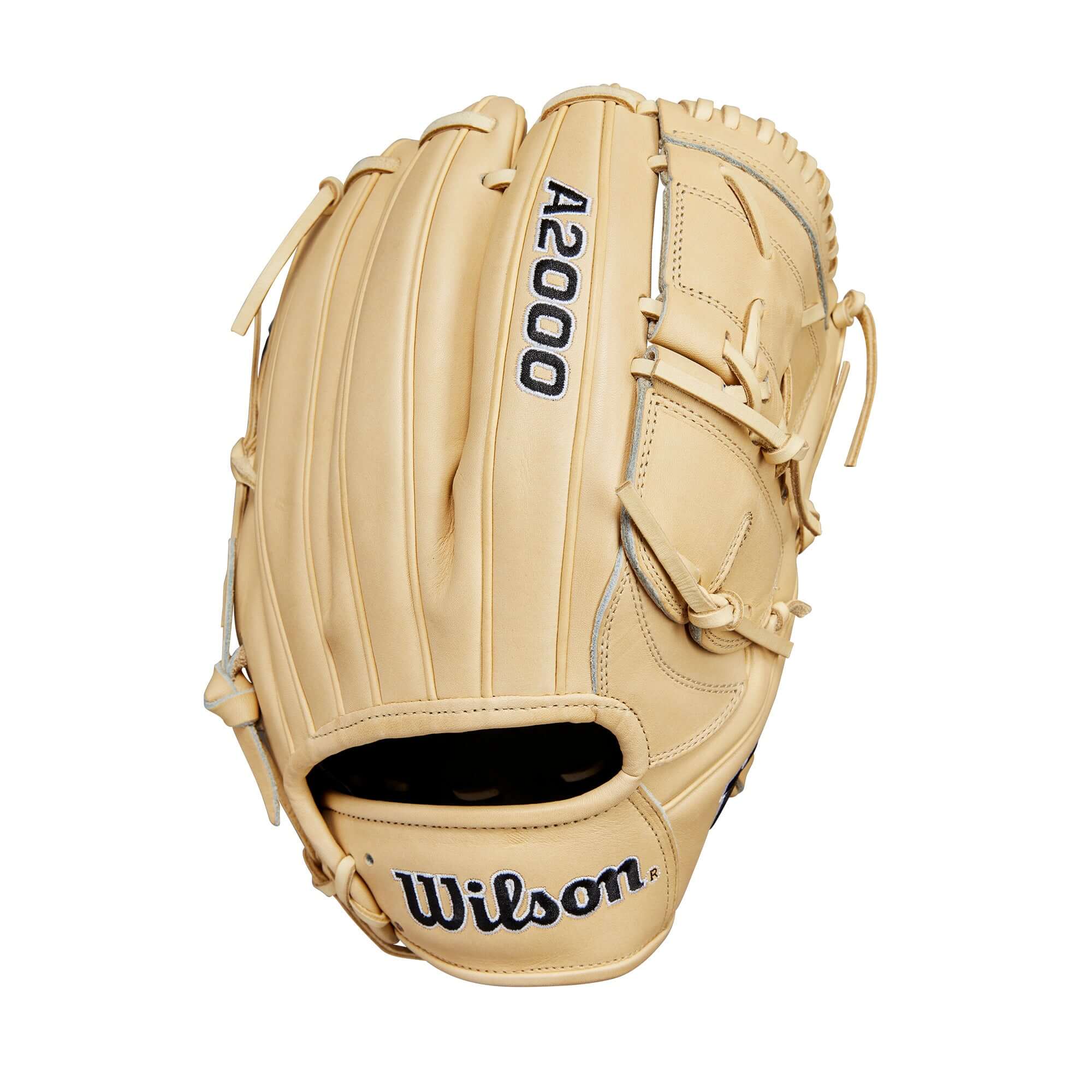 Wilson A2000 B2 Classic Series pitcher's baseball glove in blonde leather, 12 inches, designed for performance and comfort.