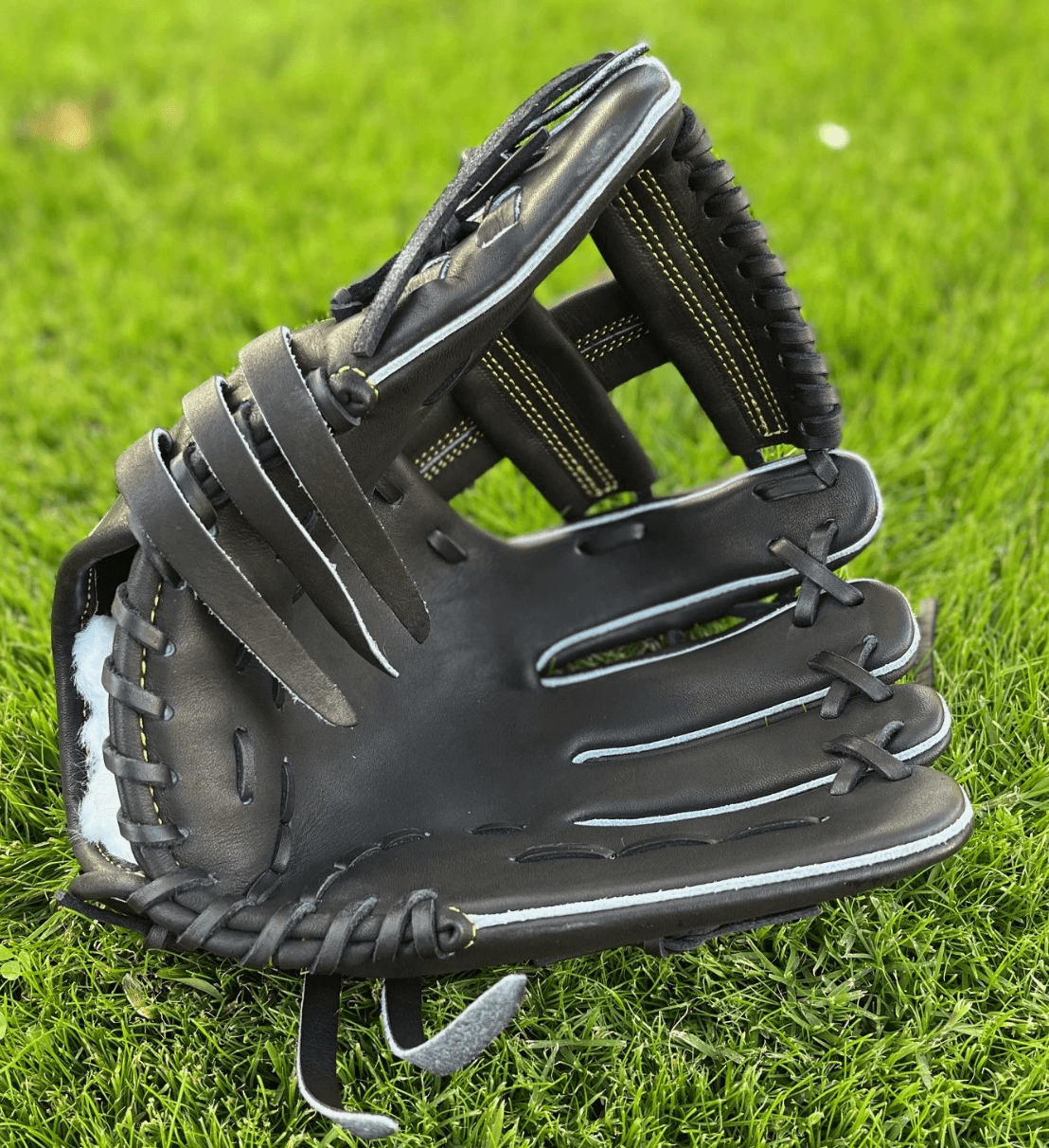 11.5-inch infielder's glove made from Japanese tanned US Steerhide